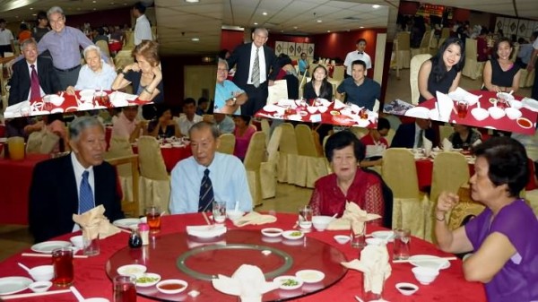 Tan Sri Khoo Kay Por with guests at Main Table.