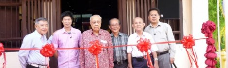 Sneak Preview of the Art Gallery. From left to right – Khoo Kay Hock, Gary Khoo, Datuk Seri Khoo Keat Siew, Khoo Kee Chooi, Khoo Kay Cheng and Khoo Khay Hock.